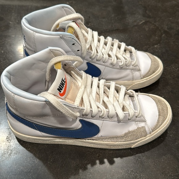Women’s Nike Blazer Mid '77 'White Racer Blue Swoosh Sneakers - Picture 5 of 11